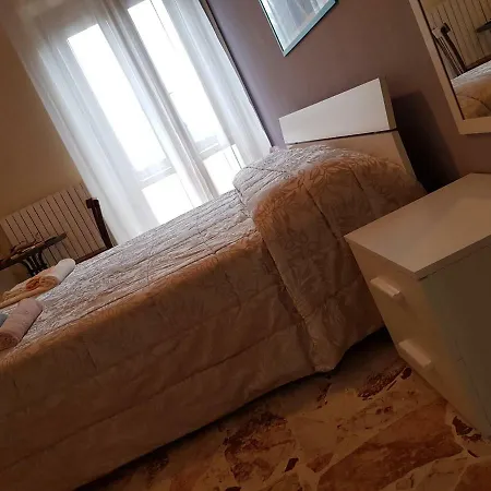 Ladybianca & בית הארחה 3*