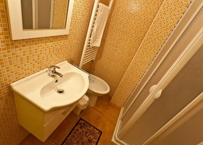 Ladybianca & 招待所 3*