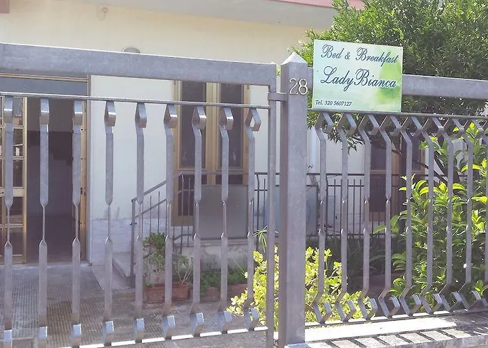 Ladybianca & 招待所 莱切