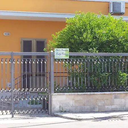 Ladybianca & Penzion 3*